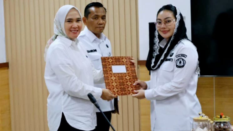 Dewan Pengawas Perumda Tirta Baribis Brebes Terima SK Pengangkatan