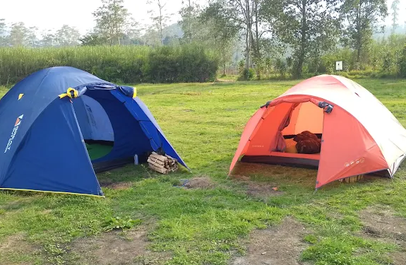 10 Spot Camping Favorit di Jawa Barat dengan Akses Mudah, Pemandangan Indah, dan Udara Sejuk