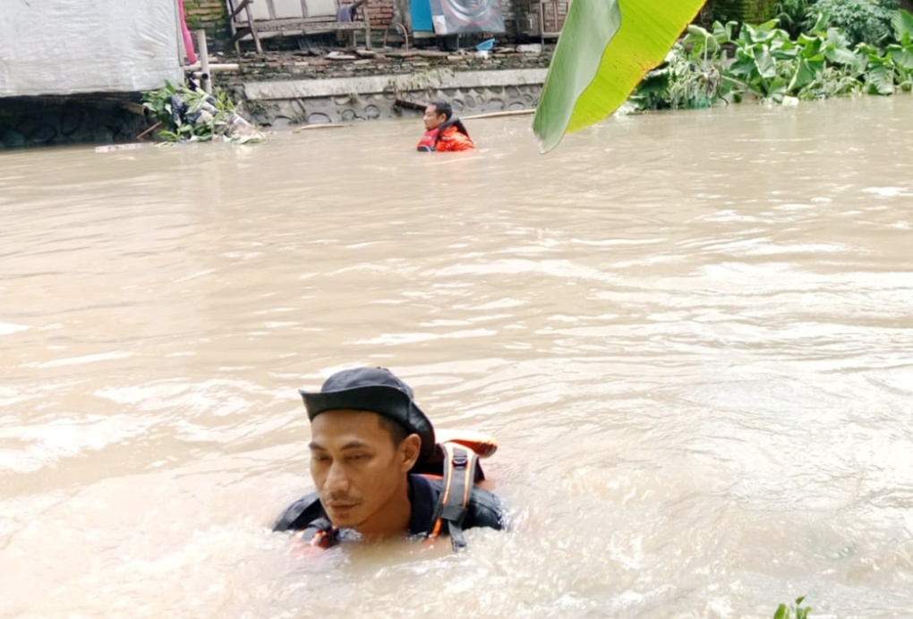 Sempat Minta Tolongan dan Lambaikan Tangan, Bocah 7 Tahun Hanyut di Sungai Srengseng Pemalang