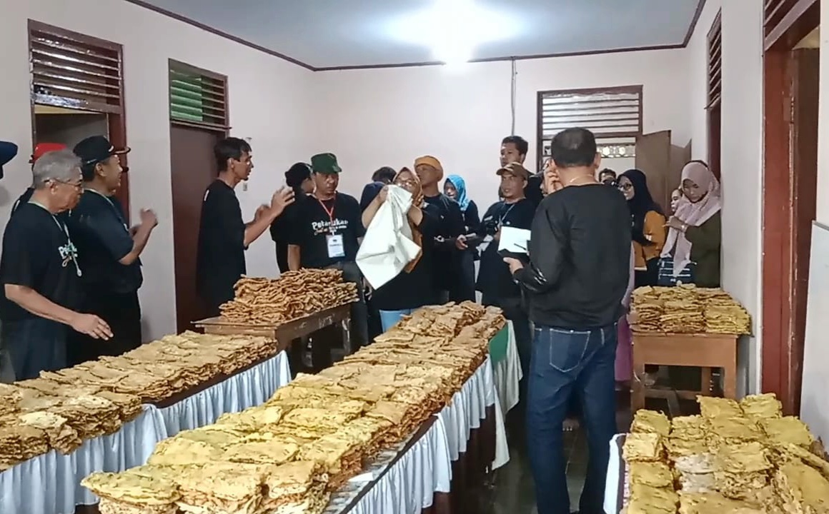 Mantap Jiwa! Tempe Godhong Dowo Khas Petarukan Pemalang Pecah Rekor MURI Dunia