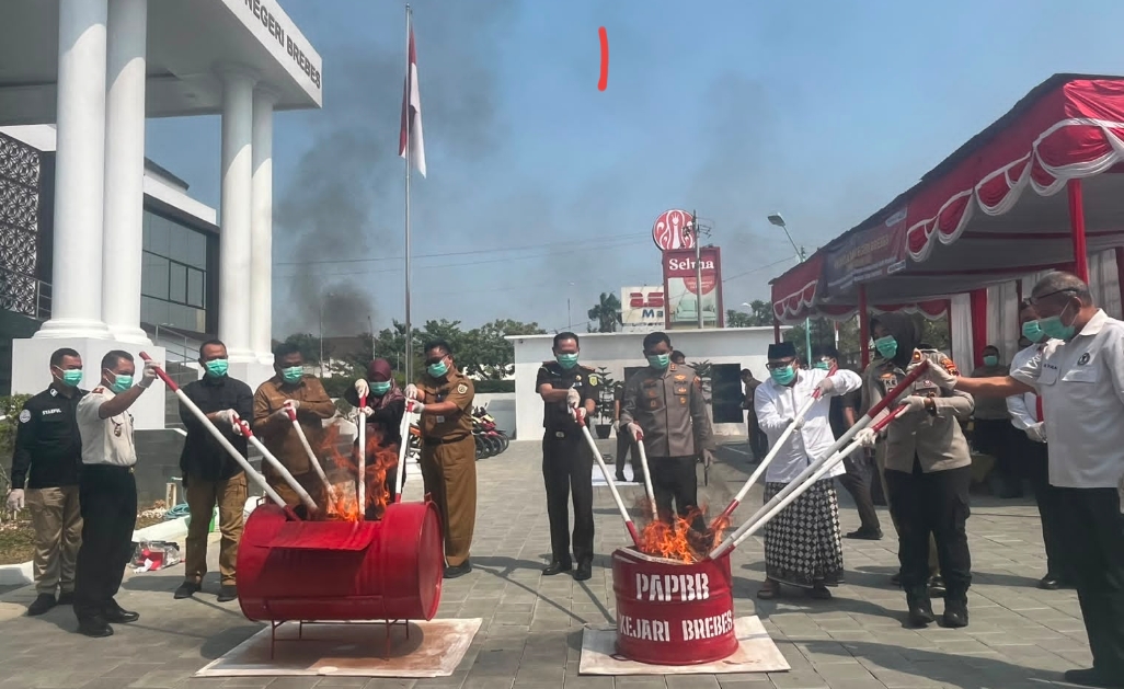 Inkrah, Barang Bukti Sitaan Kasus Tindak Pidana di Brebes Dimusnahkan
