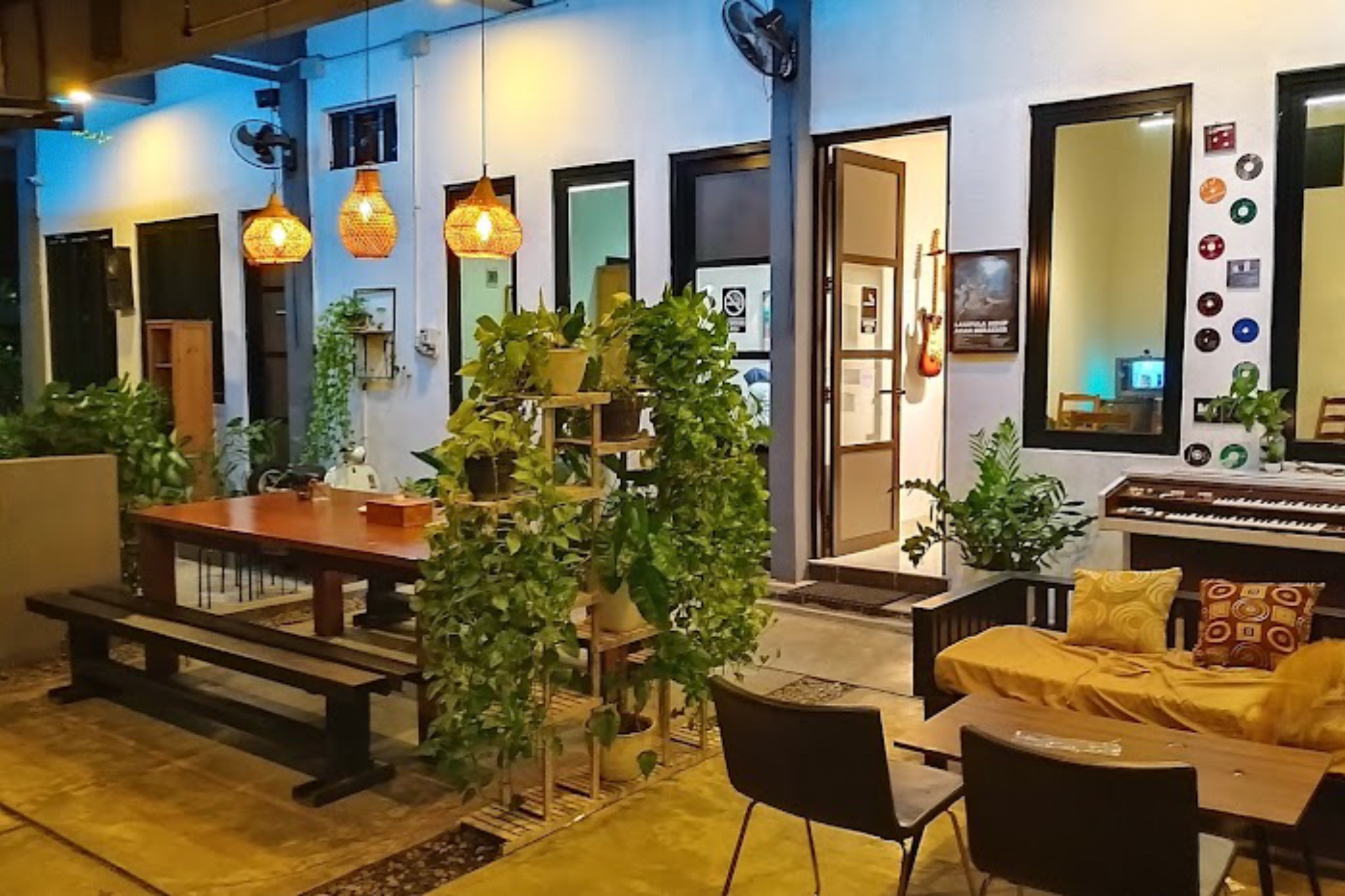 4 Cafe Instagramable di Jepara yang Bikin Betah Nongkrong, Nomor 4 View-nya Langsung ke Pantai!