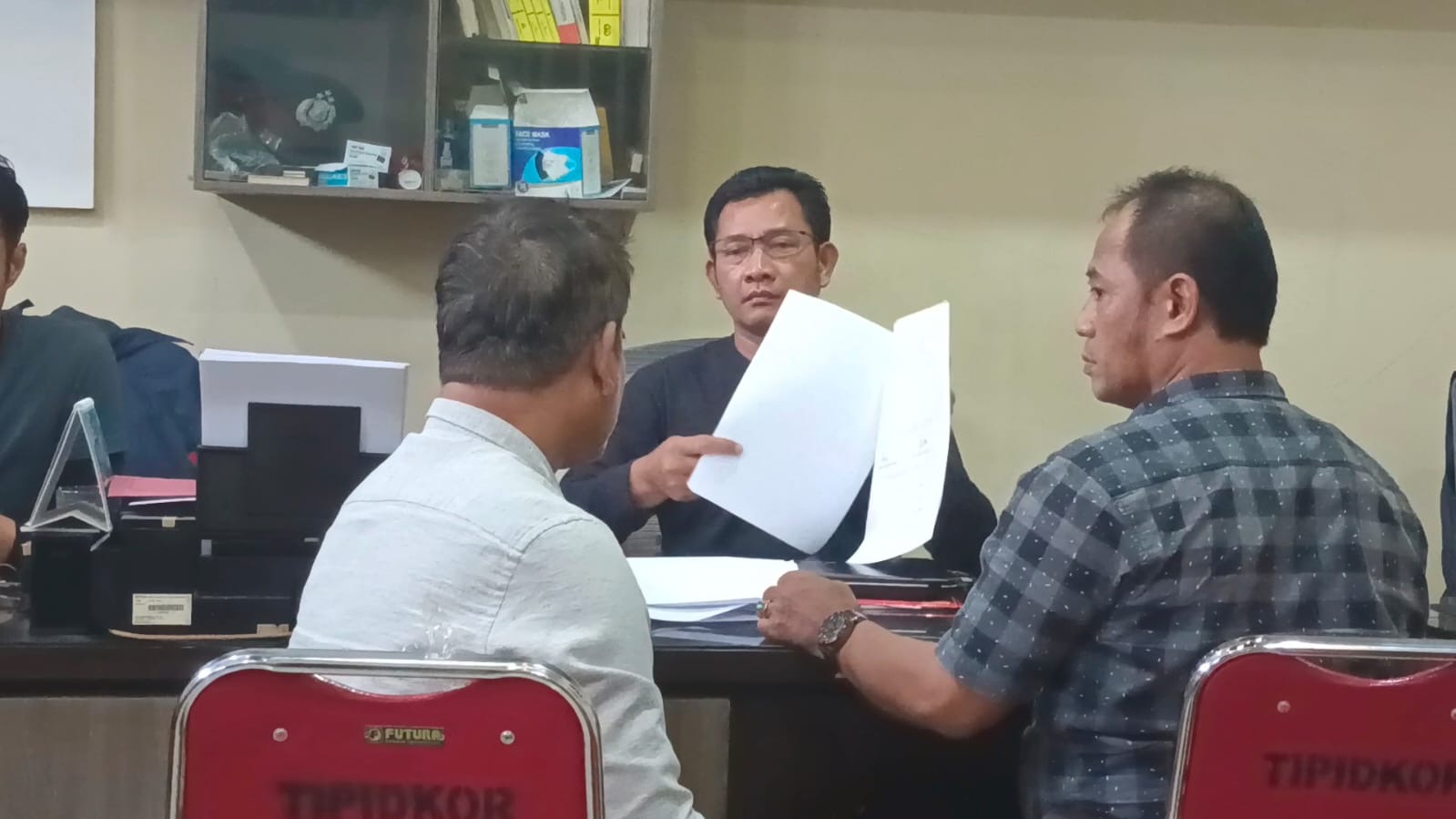 Kades di Brebes Ditangkap Polisi saat Bersembunyi di Banyumas