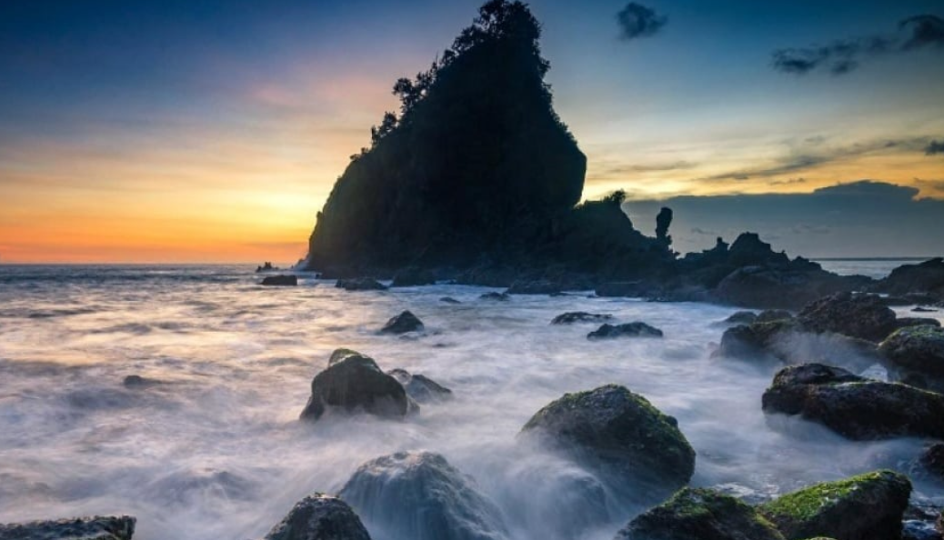 Wisata di Kebumen yang Murah, Mulai dari Pantai, Air Terjun, Semua Ada!