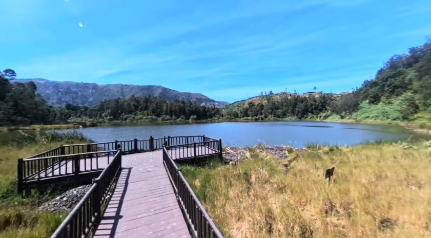 4 Mitos Legendaris Telaga Warna Dieng, Konon Ada Kalung Permata