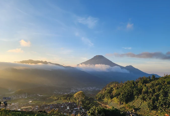 8 Wisata Bukit di Jawa Tengah dengan Sunrise Tercantik, Nomor 3 Bikin Merinding!