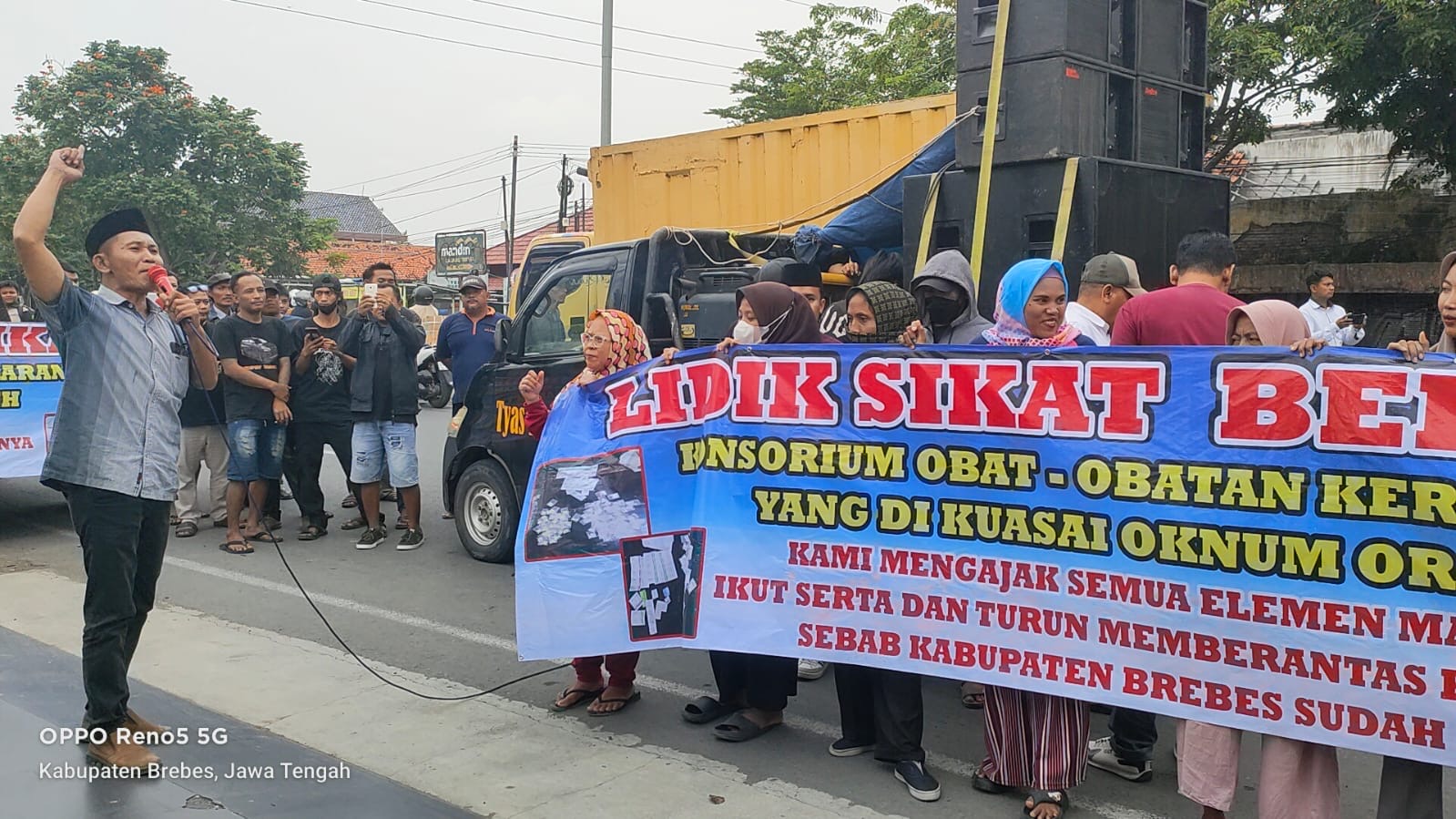 Peredaran Obat Terlarang di Brebes Marak, Ratusan Warga Geruduk DPRD