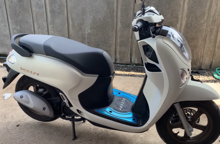 8 Oli Terbaik untuk Honda Scoopy 2025, Bikin Mesin Awet dan Tarikan Enteng