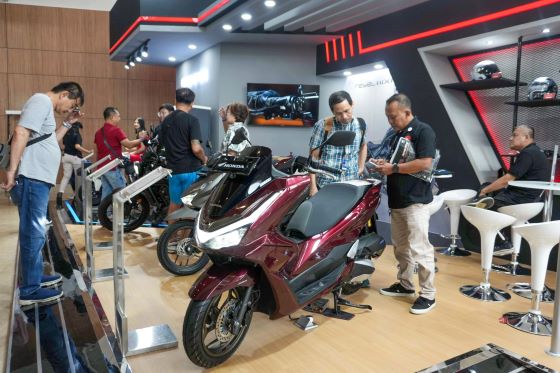 Bukukan Penjualan Tertinggi, PCX160 Roadsync Jadi Primadona di GIIAS 2025 