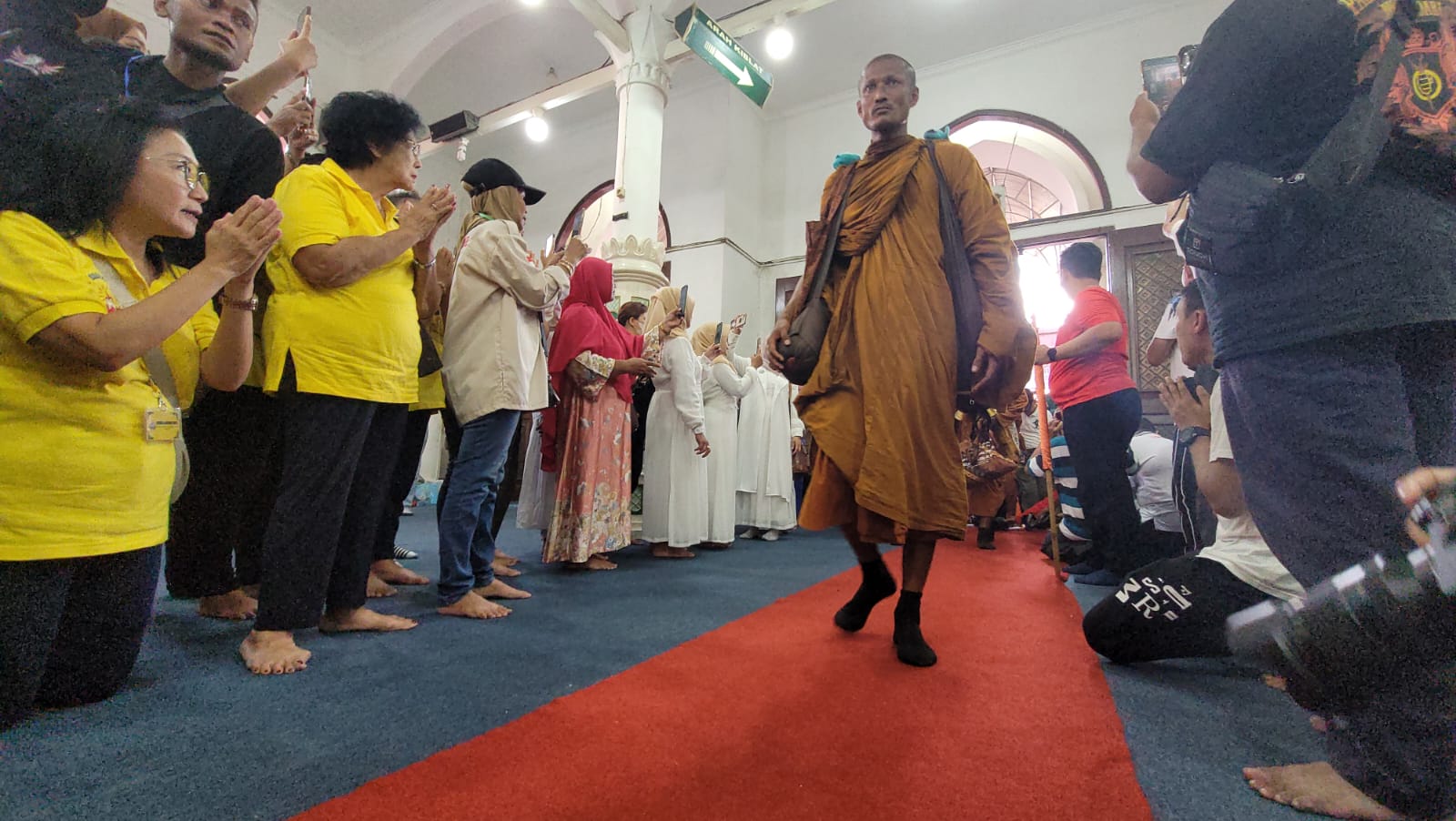 Banyak Pohon, 32 Biksu Thudong Thailand Sebut Batang Wilayah Paling Sejuk Selama Jalani Ritual di Pantura 