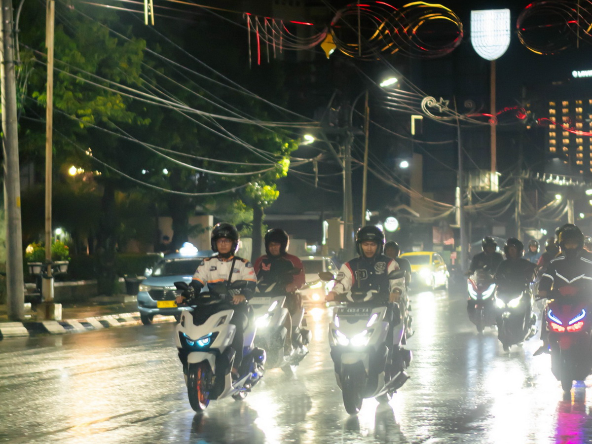 Keseruan Honda Nocturnity Riding : Keliling Semarang Malam Hari Bareng Paguyuban Honda Jateng