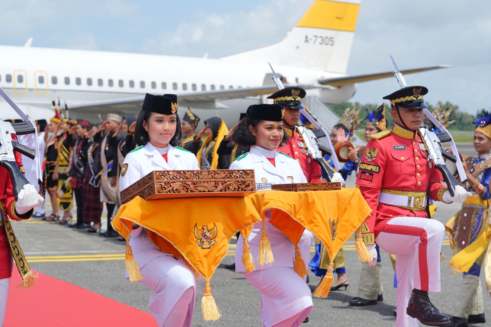 Catat Sejarah, Duplikat Bendera Pusaka dari Jakarta Akhirnya Tiba di Istana IKN untuk Pertama Kali 