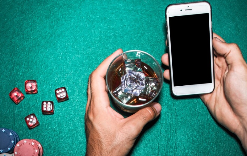 7 Tanda Game Penghasil Uang Mengandung Judi Terselubung, Awas Riba!