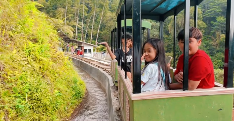 7 Tempat Liburan Keluarga Favorit di Batang, Pasti Selalu Ramai