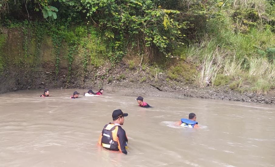 Pemancing yang Terseret Banjir Bandang Sungai Kumisik di Tegal Belum Ditemukan