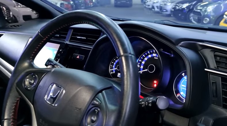Spesifikasi Interior Honda Jazz RS GK5, Rasakan Kenyamanan Berkendara di Dalam Maupun Luar Kota