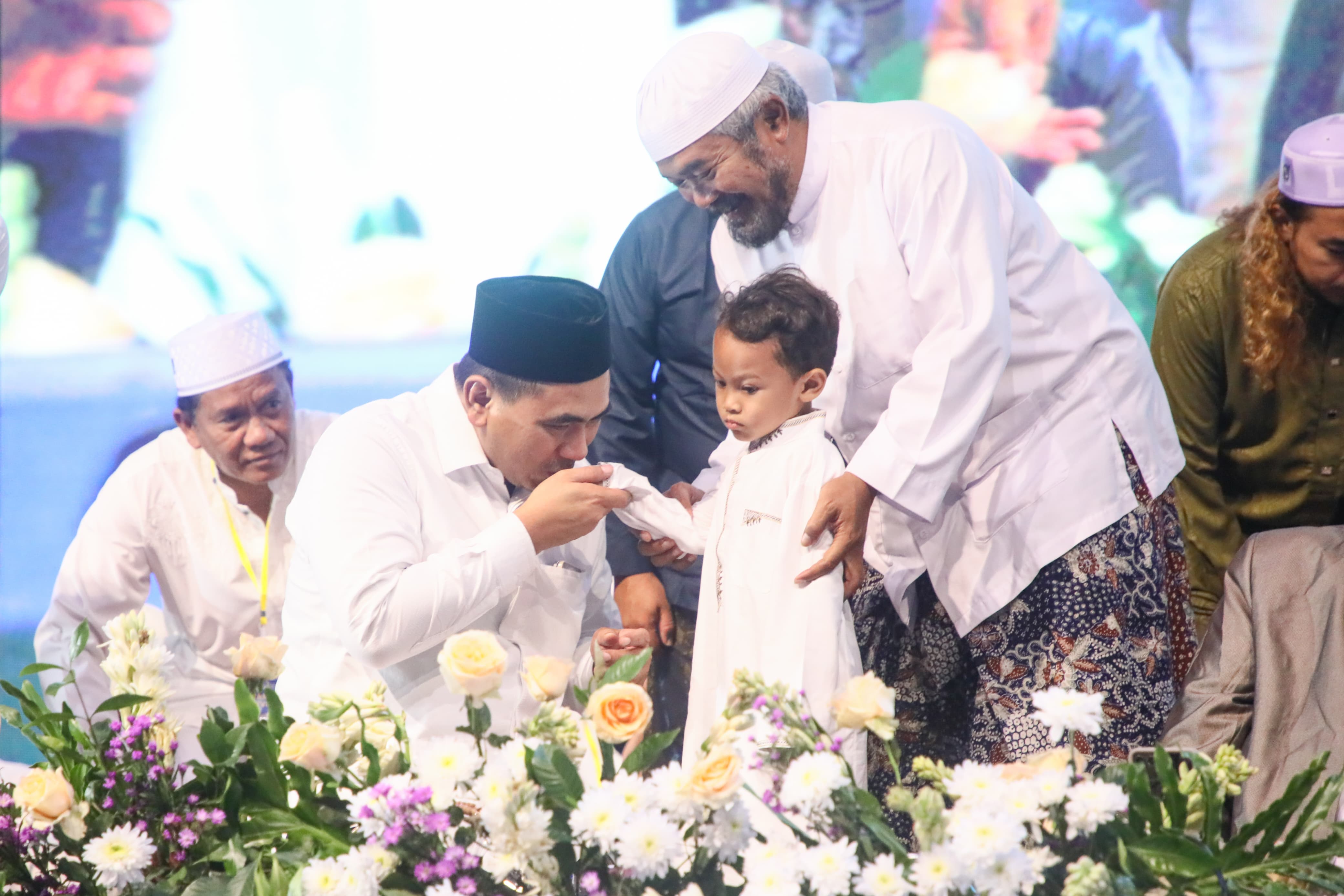 Ajak Warga Jateng Sholawatan, Wakil Gubernur Minta Tak Larut dalam Kegaduhan  