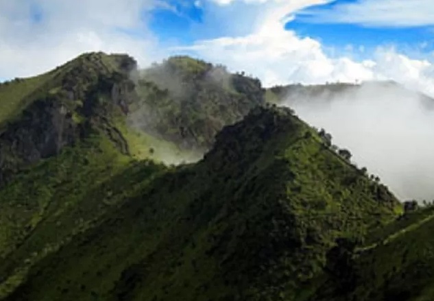 5 Mitos Gunung Merbabu: Waspada Setan Minta Gendong?