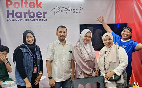 WOW! Gratiskan Pendaftaran Mahasiswa Baru, Stand Poltek Harber di Tegal Education Fair 2025 Diserbu Pengunjung