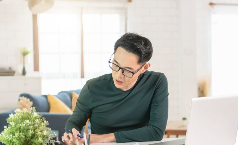 Daftar Aplikasi Freelance yang Menghasilkan Uang di Rumah hingga Jutaan Rupiah