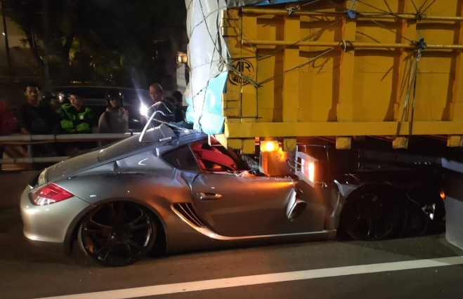 Mengulik Mobil Porsche Cayman! Kendaraan yang Mengalami Kecelakaan di Kuningan Hingga Tewaskan 1 Orang