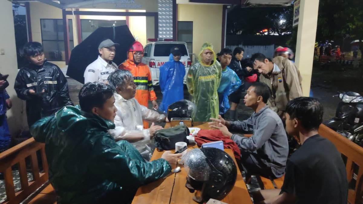 Kronologi Orang Hilang Terseret Arus Banjir Jalan Raya Bojong Tegal