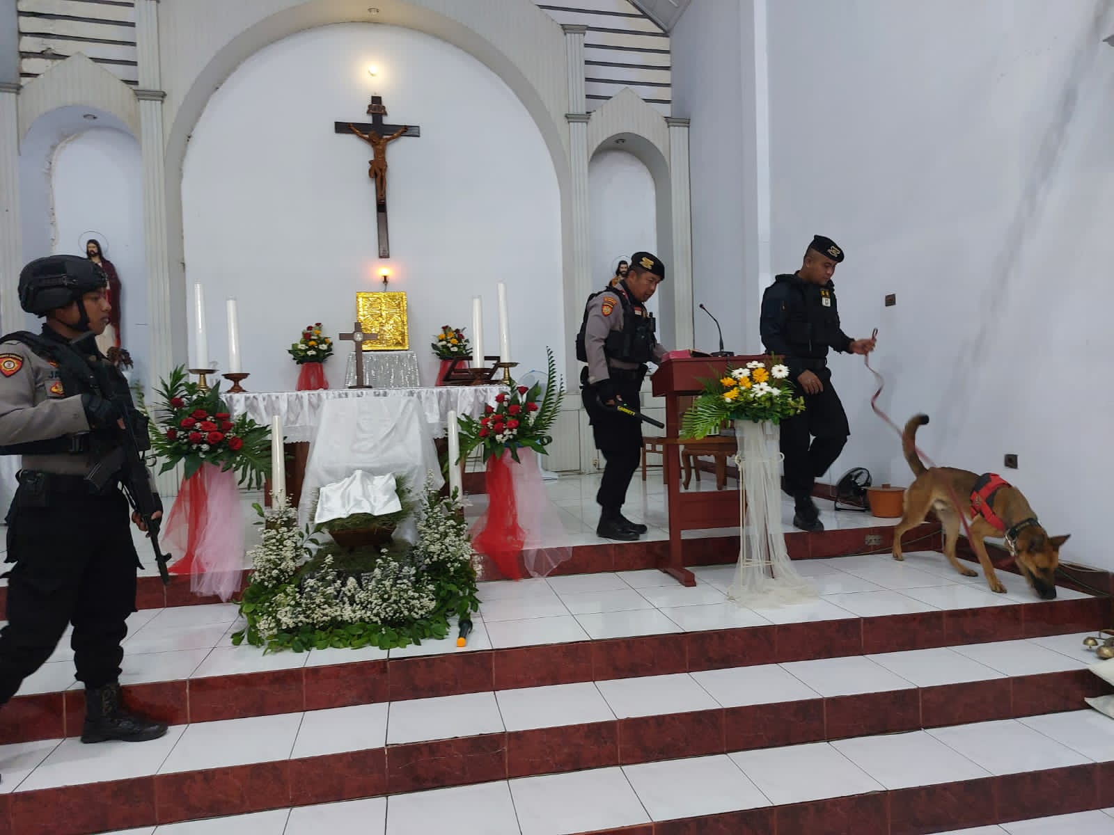 Sehari Jelang Natal, Polisi Sterilisasi Tempat Ibadah di Tegal