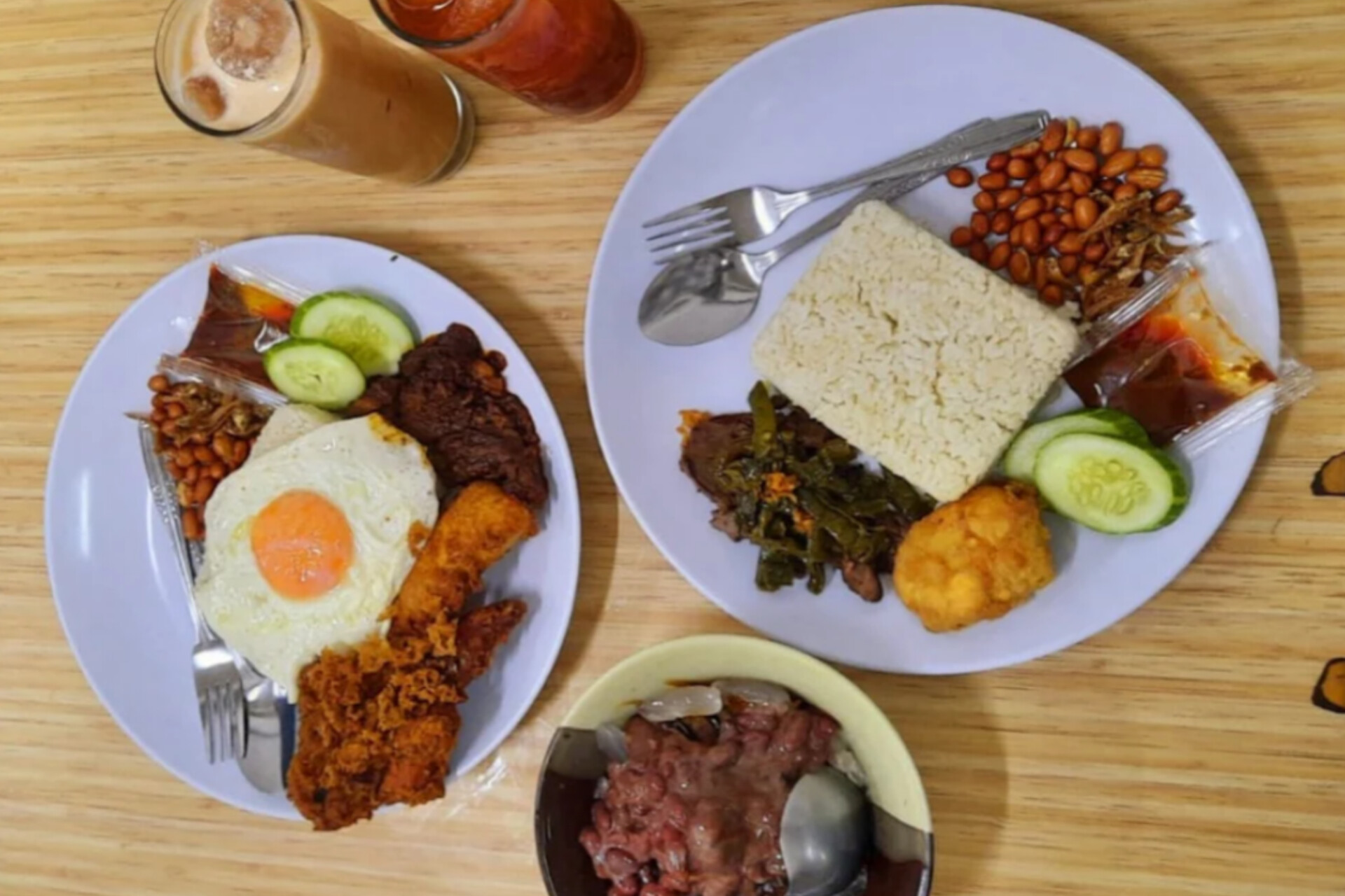 4 Rekomendasi Tempat Makan Enak di Braga Bandung, Suasananya Estetik dan Legendaris!