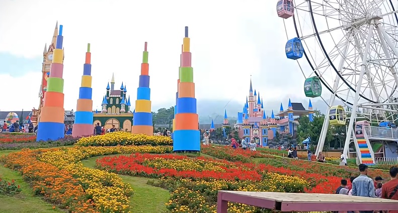 4 Taman Bunga Instagramable di Jawa Tengah Paling Sering Dikunjungi