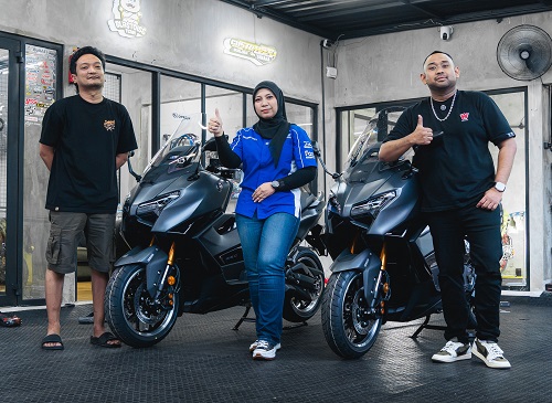 Saking Jatuh Cintanya, Konsumen Semarang Borong dua unit Yamaha TMAX TECH MAX