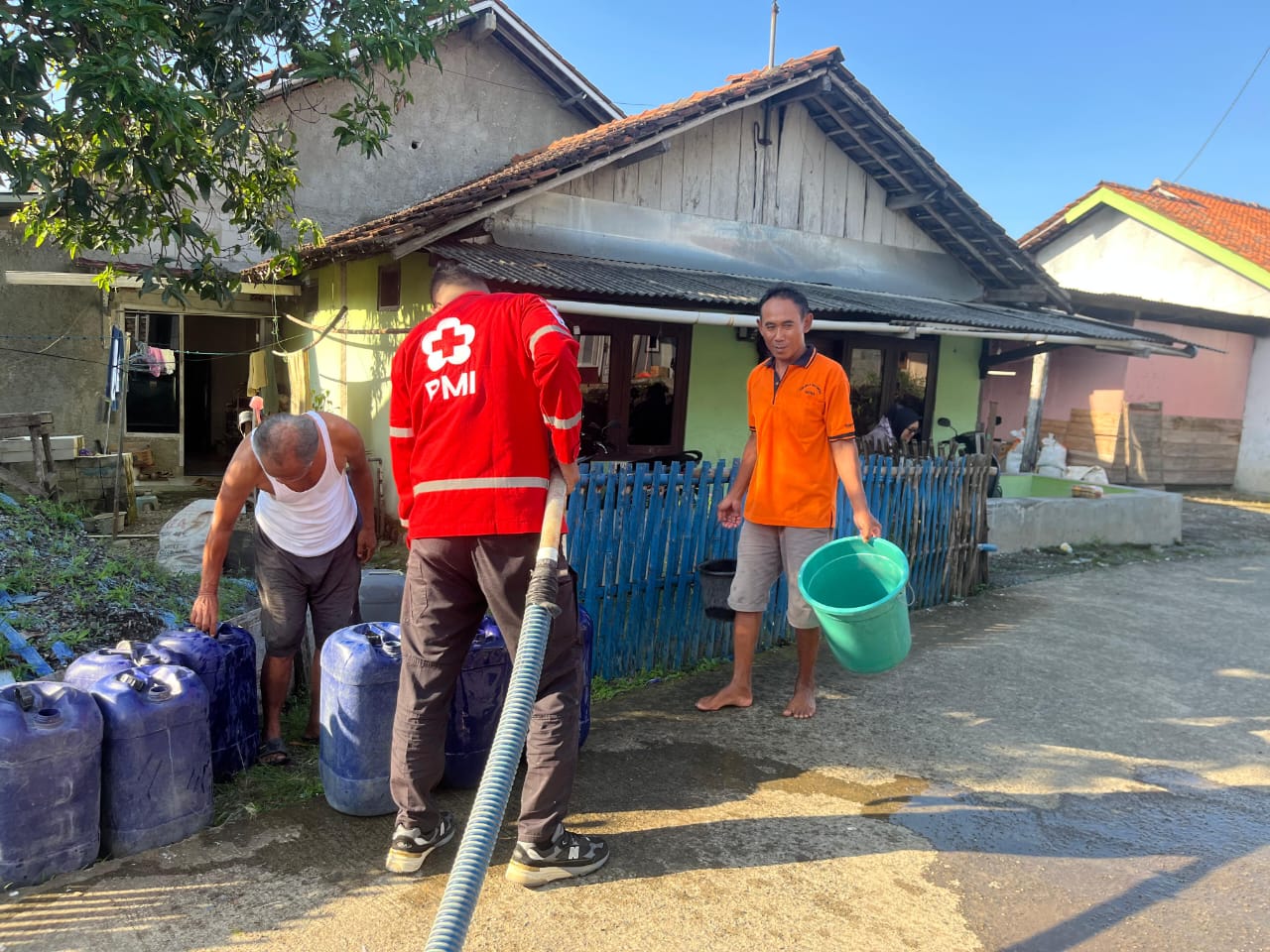 Meski Sudah Hujan, Desa Penujah Kabupaten Tegal Masih Kekeringan dan Digelontor Air Bersih 