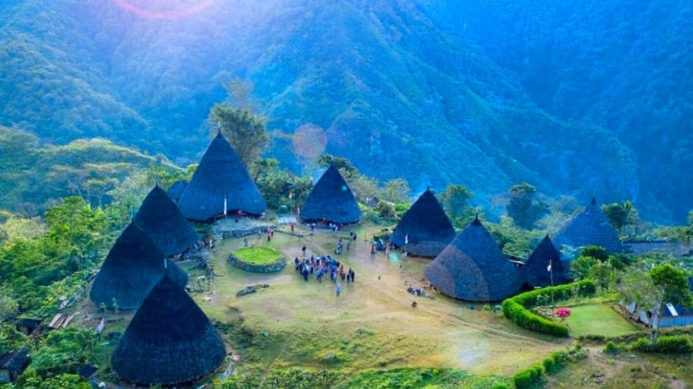 Mengagumkan! Ini Pesona Desa Wae Rebo yang Memiliki Keindahan Bagai di Atas Awan 