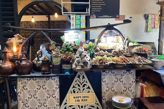 5 Warung Makan Murah di Jogja yang Selalu Ramai saat Malam Hari, Bikin Ketagihan!