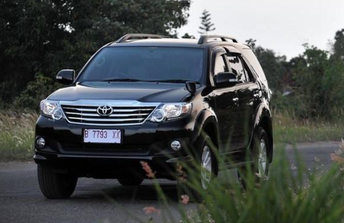 Tak Perlu Tunggu Lama! Simulasi Kredit Toyota Fortuner 2008 Lewat OTO Finance, Cepat & DP Ringan