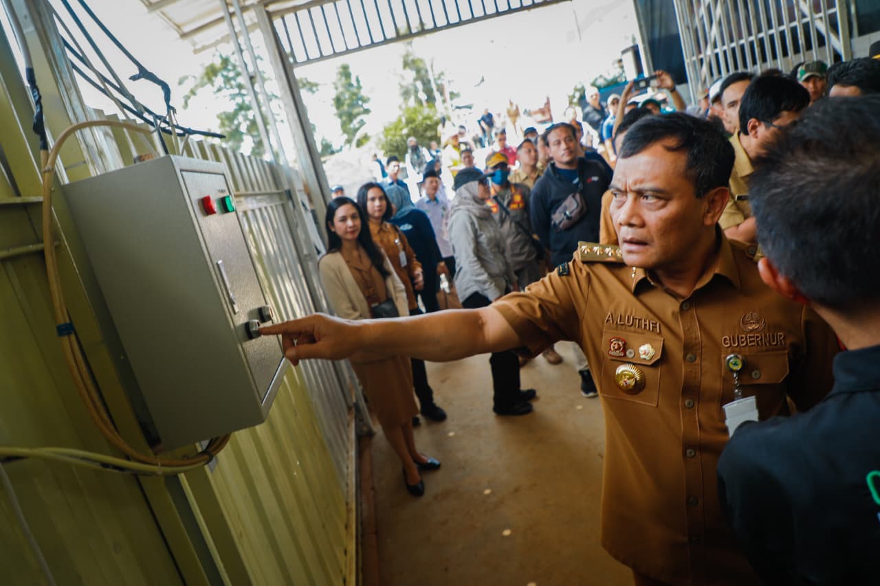 Resmikan TPSTT Desa Tersono Batang, Gubernur Apresiasi Inovasi Warga 