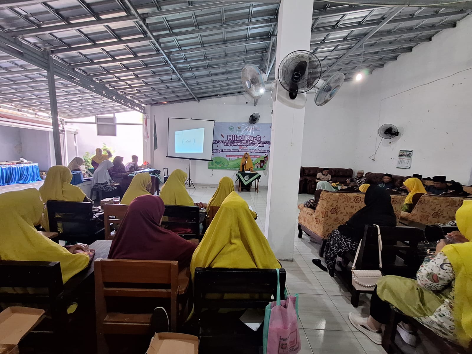 Berdiri Sejak 2018, Pesantren Lansia Husnul Khotimah Aisyiyah Kabupaten Tegal Aktif Lakukan Ini  