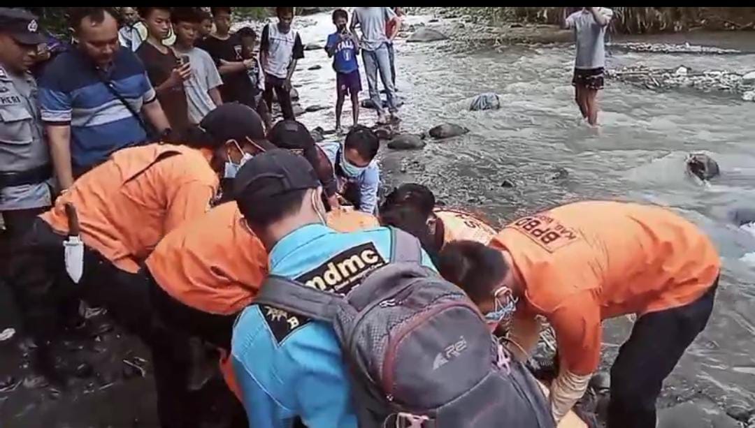 Ditemukan Pemancing, Jasad Pria Misterius Tersangkut Batu di Aliran Sungai Keruh Bumiayu  