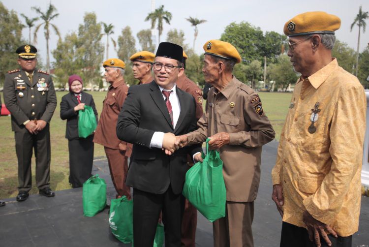 Lawan Kemiskinan dan Kebodohan, Pj Bupati Tegal: Jangan Pernah Lelah! 