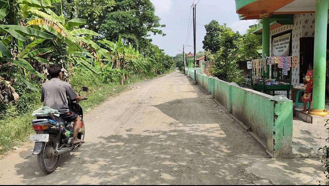 Jalan Dukuhturi–Kepandean Rusak Parah, 20 Tahun Warga Tegal Menanti