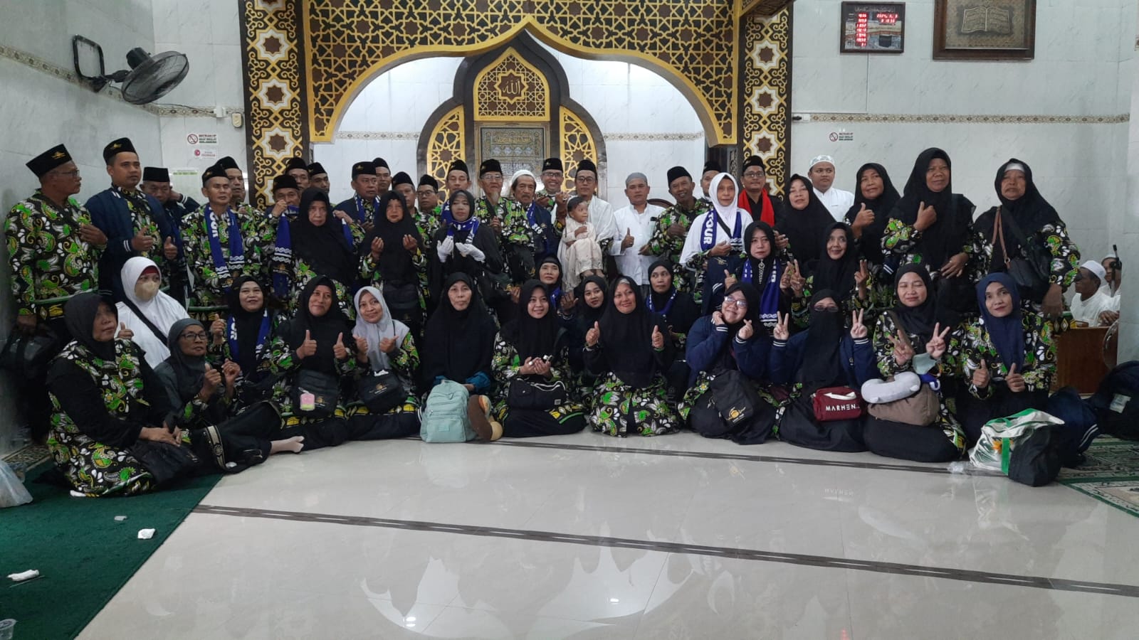 47 Jamaah Ikut Umroh Asyik Kabah Tour Tegal