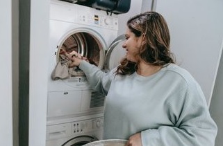 Tips Mencuci Pakaian Agar Warna Tidak Pudar dengan Mudah
