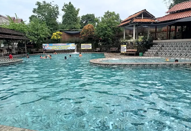 5 Pemandian Air Panas Keluarga Terbaik di Klaten, Liburan Sejuk & Jernih untuk Semua Usia