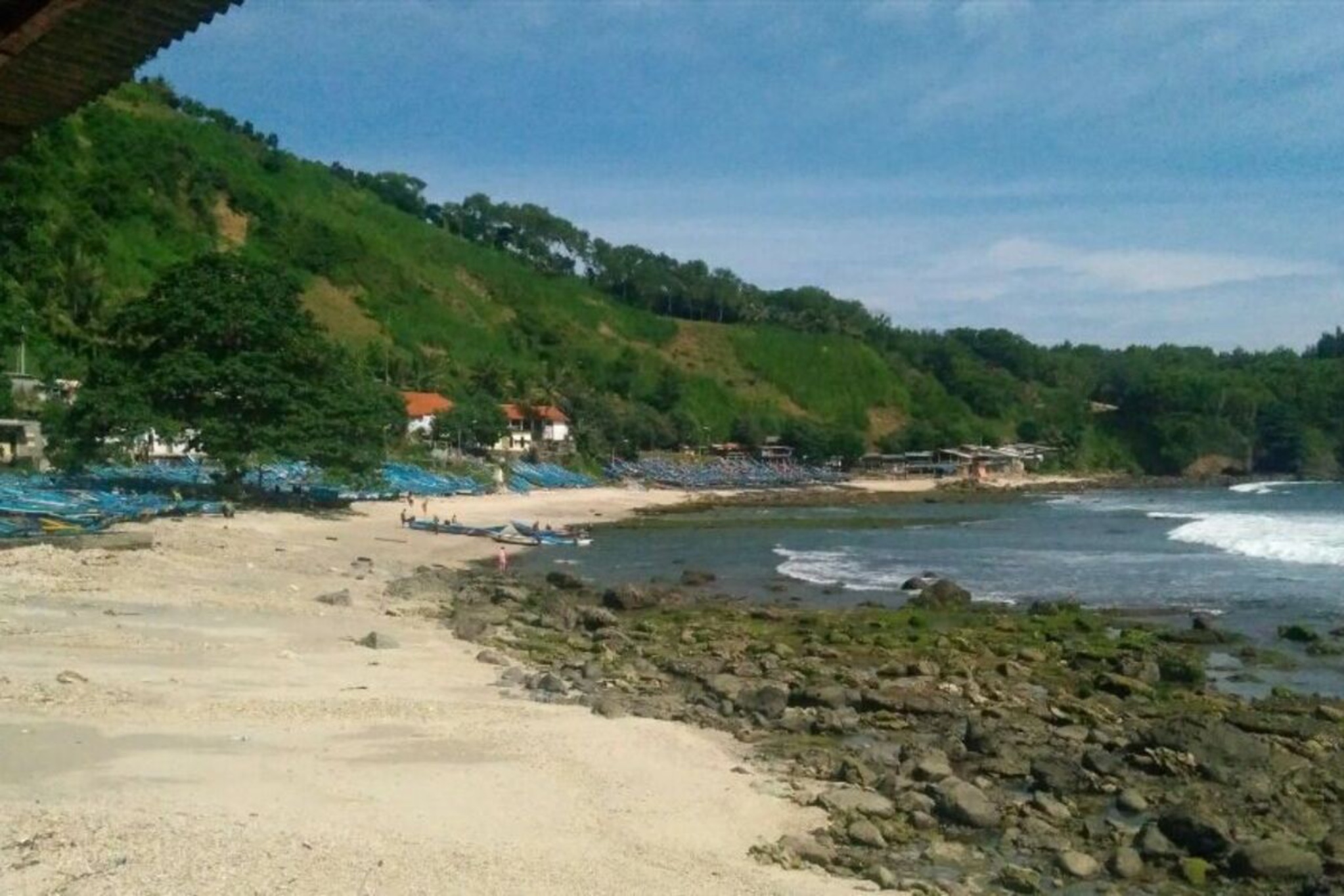 Surga Tersembunyi di Selatan Jawa! Ini 3 Pantai Pasir Putih di Kebumen yang Wajib Disambangi 