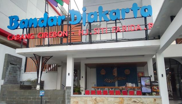 Tempat Makan Enak dekat Grage Mall Cirebon, Ada Masakan Padang yang Bumbunya Enak