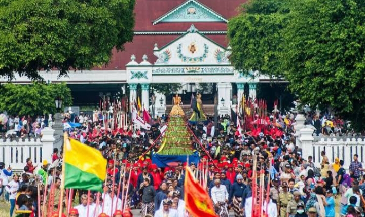 Hanya Ada di Indonesia, Ini Tradisi Unik Saat Lebaran di Berbagai Daerah