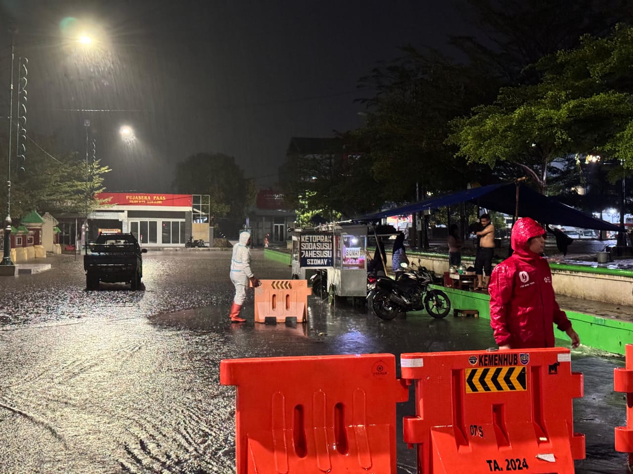 Alun-alun Hanggawana Slawi Kembali Banjir, Fraksi PDIP Angkat Bicara 