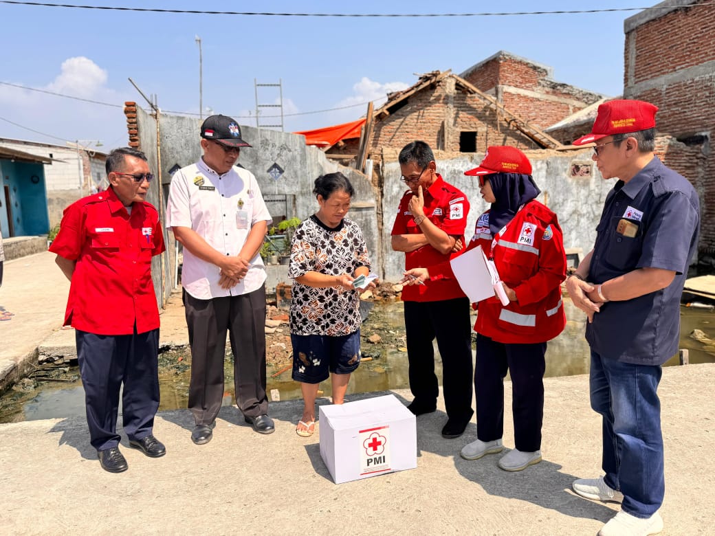 Tiga Rumah di Kabupaten Tegal Roboh, PMI Gercep Salurkan Bantuan