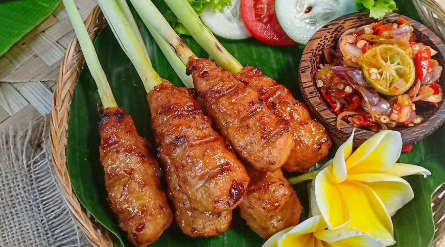 Kuliner khas yang Wajib dicoba di Bali selain Ayam Betutu