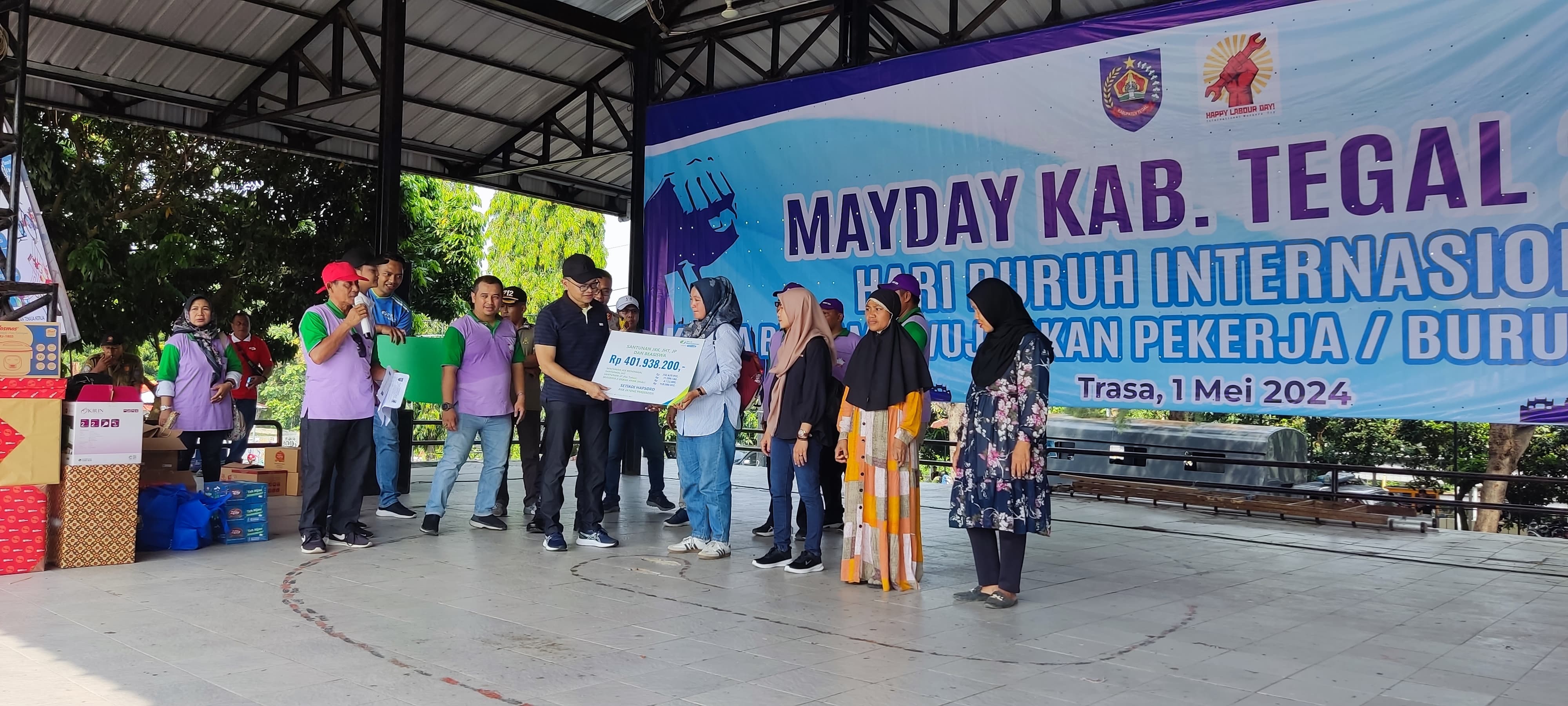 Ribuan Pekerja Kabupaten Tegal Peringati Hari Buruh 2024, Sekda Amir Singgung soal Dialog  