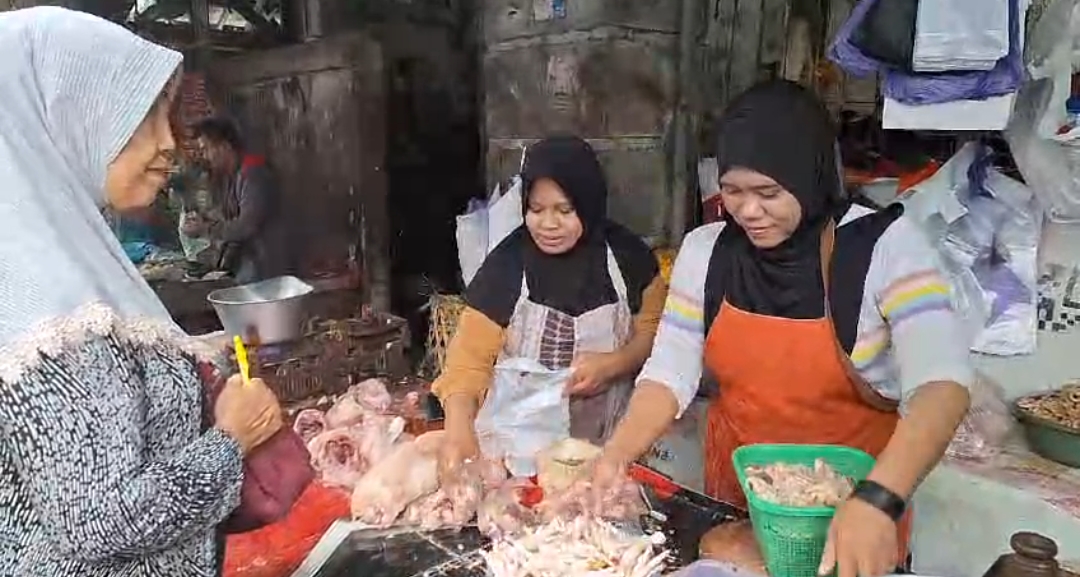 Harga Daging Ayam Potong di Brebes Capai Rp42 Ribu, Pedagang Ketar Ketir